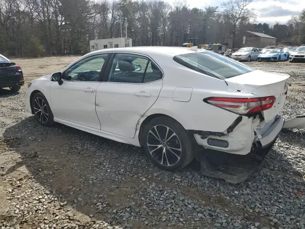 4T1B11HK4KU244615 2019 TOYOTA CAMRY - Image 2