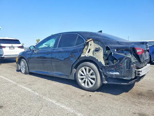 4T1B11HK4KU247143 2019 TOYOTA CAMRY - Image 2