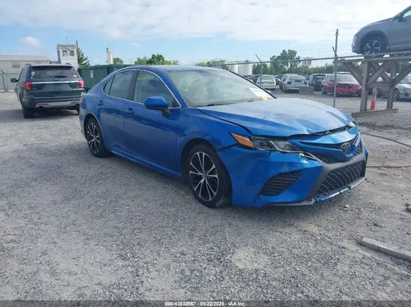 4T1B11HK4KU251242 2019 TOYOTA CAMRY - Image 1
