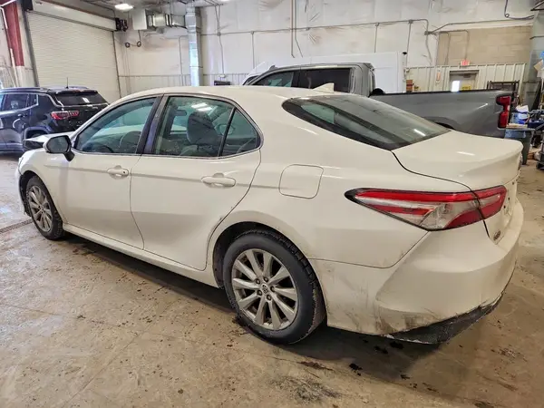 4T1B11HK4KU257560 2019 TOYOTA CAMRY - Image 2