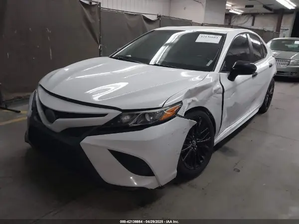4T1B11HK4KU262869 2019 TOYOTA CAMRY - Image 2