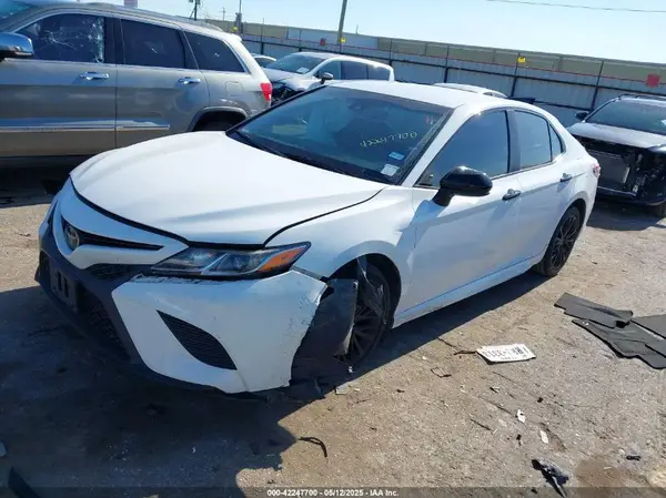 4T1B11HK4KU264525 2019 TOYOTA CAMRY - Image 2