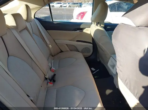 4T1B11HK4KU274228 2019 TOYOTA CAMRY - Image 8