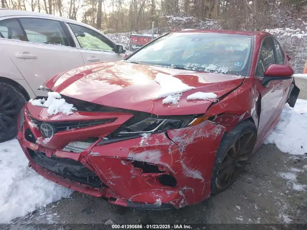 4T1B11HK4KU280742 2019 TOYOTA CAMRY - Image 2