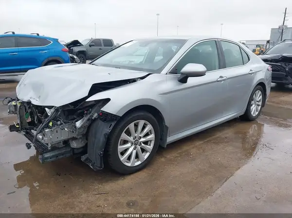 4T1B11HK4KU284032 2019 TOYOTA CAMRY - Image 2