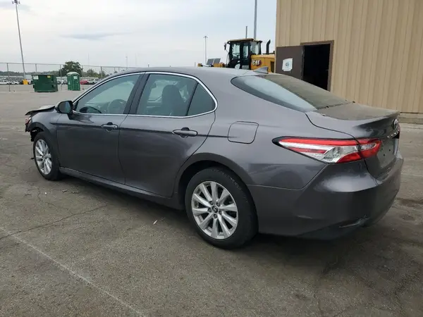 4T1B11HK4KU291885 2019 TOYOTA CAMRY - Image 2
