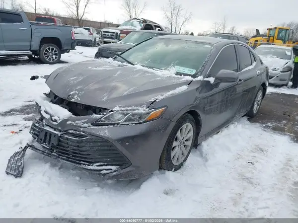 4T1B11HK4KU681398 2019 TOYOTA CAMRY - Image 2