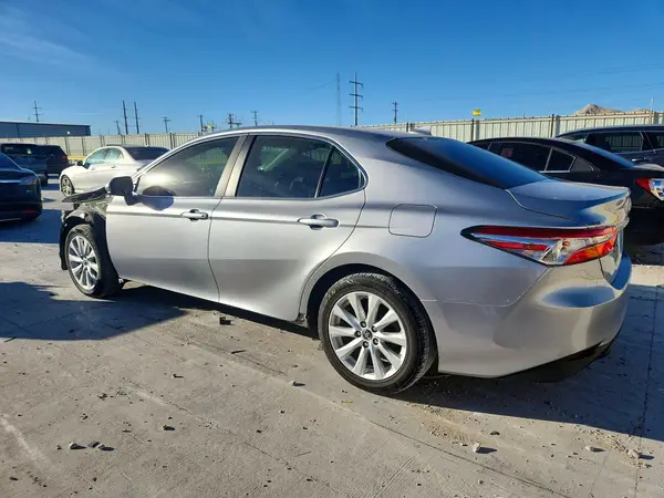 4T1B11HK4KU684401 2019 TOYOTA CAMRY - Image 2