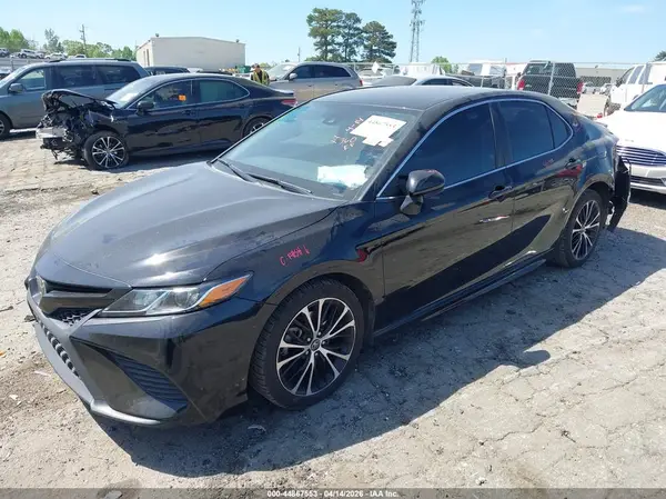 4T1B11HK4KU690019 2019 TOYOTA CAMRY - Image 2