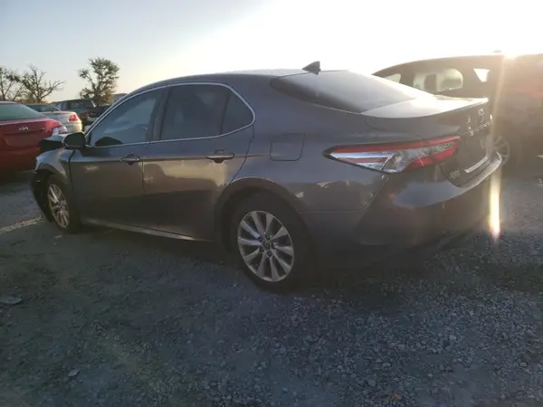 4T1B11HK4KU695205 2019 TOYOTA CAMRY - Image 2