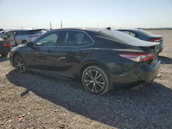 4T1B11HK4KU695575 2019 TOYOTA CAMRY - Image 2