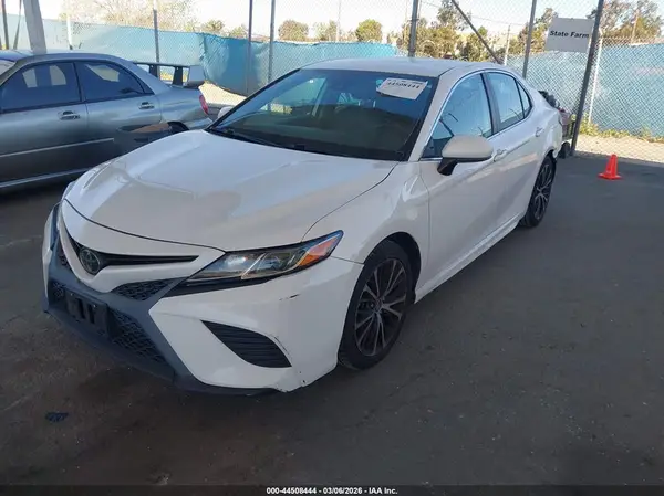 4T1B11HK4KU700189 2019 TOYOTA CAMRY - Image 2