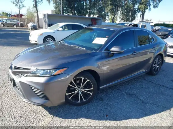 4T1B11HK4KU714870 2019 TOYOTA CAMRY - Image 2