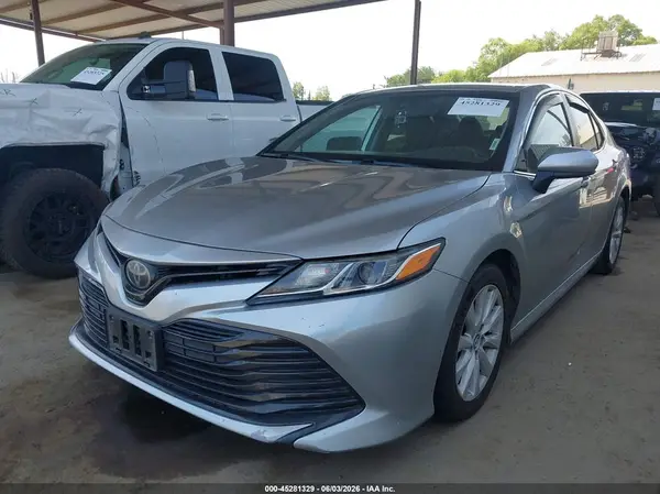4T1B11HK4KU719843 2019 TOYOTA CAMRY - Image 2