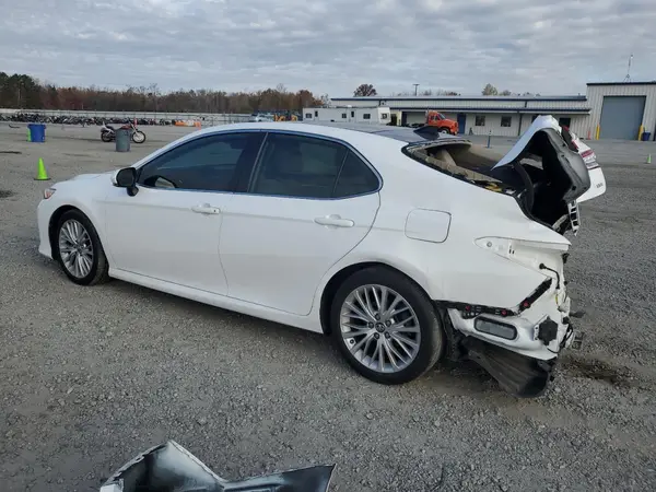 4T1B11HK4KU721057 2019 TOYOTA CAMRY - Image 2