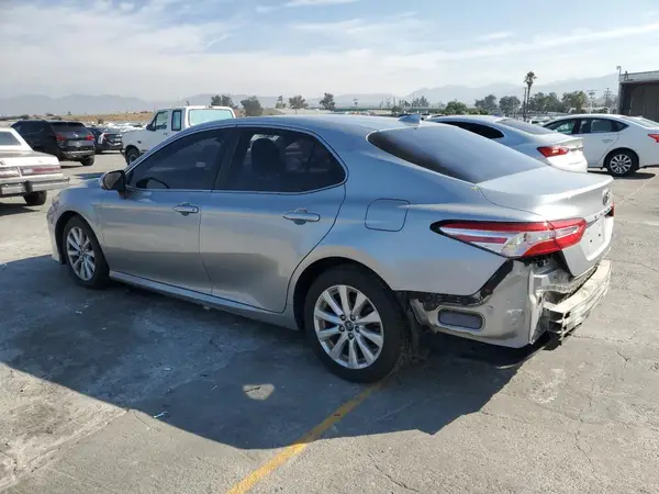 4T1B11HK4KU725755 2019 TOYOTA CAMRY - Image 2