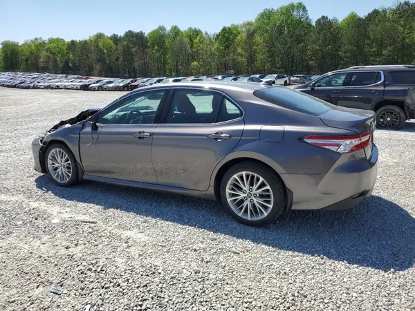 4T1B11HK4KU725979 2019 TOYOTA CAMRY - Image 2
