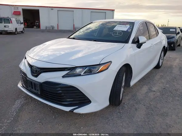 4T1B11HK4KU726307 2019 TOYOTA CAMRY - Image 2