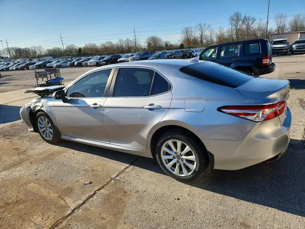 4T1B11HK4KU726968 2019 TOYOTA CAMRY - Image 2