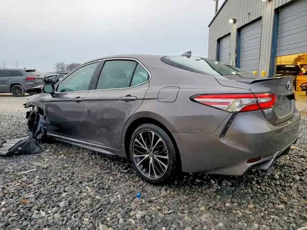 4T1B11HK4KU727814 2019 TOYOTA CAMRY - Image 2