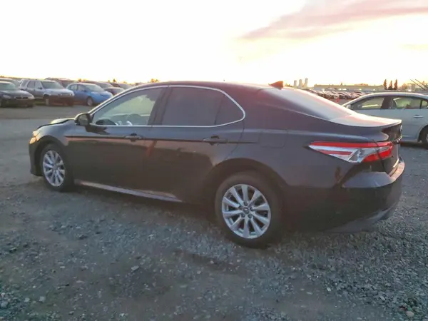 4T1B11HK4KU728879 2019 TOYOTA CAMRY - Image 2