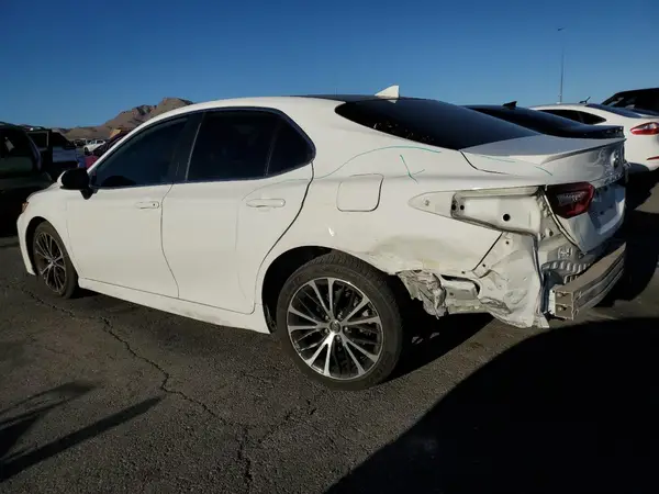 4T1B11HK4KU748002 2019 TOYOTA CAMRY - Image 2