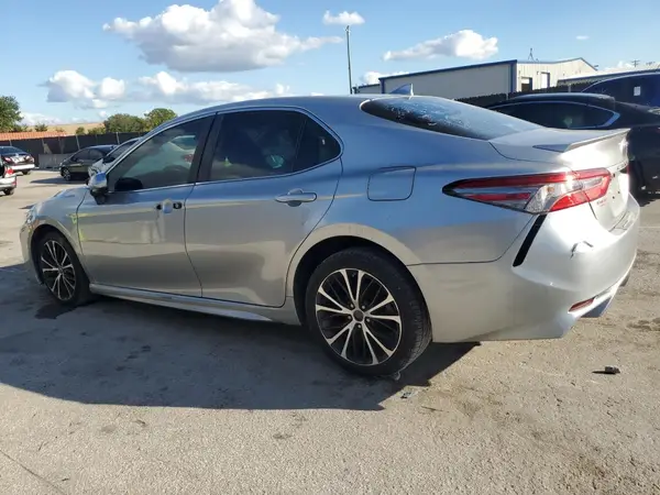 4T1B11HK4KU750252 2019 TOYOTA CAMRY - Image 2