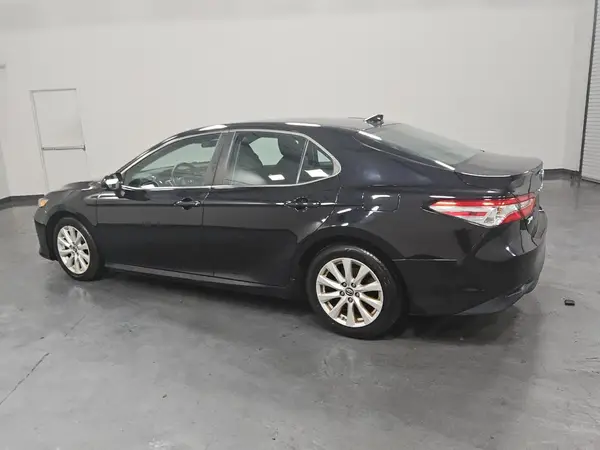4T1B11HK4KU751997 2019 TOYOTA CAMRY - Image 2