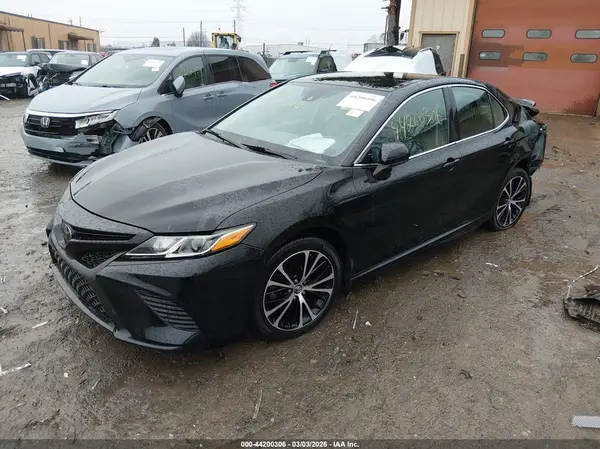 4T1B11HK4KU753068 2019 TOYOTA CAMRY - Image 2
