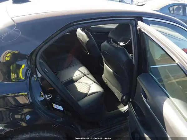 4T1B11HK4KU753068 2019 TOYOTA CAMRY - Image 8