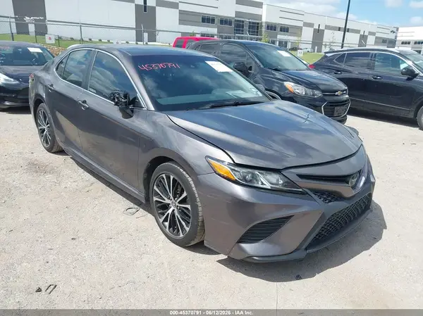 4T1B11HK4KU753183 2019 TOYOTA CAMRY - Image 1