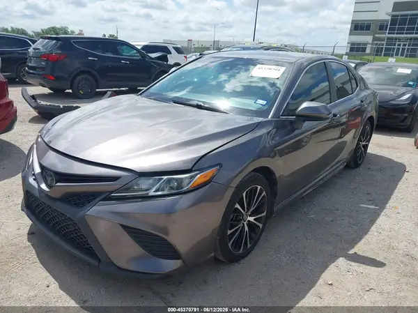4T1B11HK4KU753183 2019 TOYOTA CAMRY - Image 2