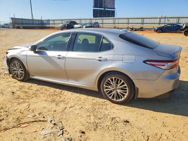 4T1B11HK4KU753832 2019 TOYOTA CAMRY - Image 2