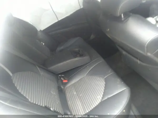 4T1B11HK4KU757556 2019 TOYOTA CAMRY - Image 8