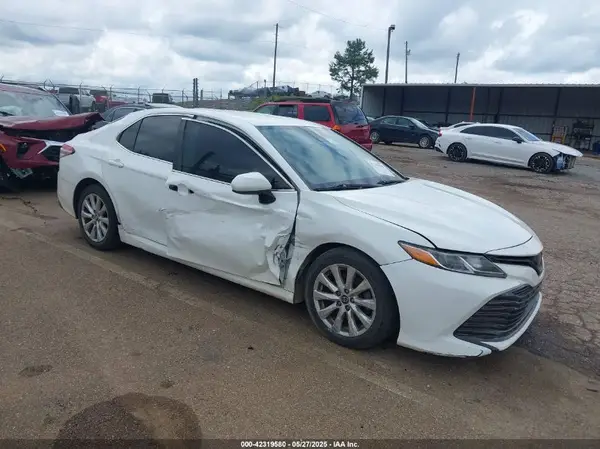 4T1B11HK4KU757606 2019 TOYOTA CAMRY - Image 1