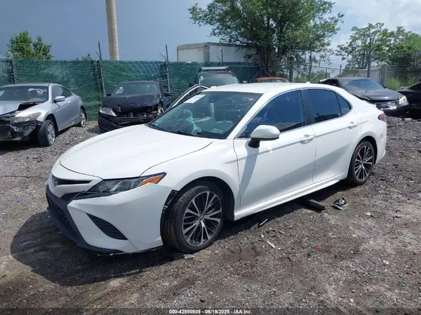4T1B11HK4KU760375 2019 TOYOTA CAMRY - Image 2