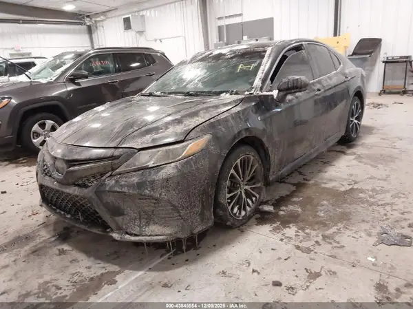 4T1B11HK4KU762711 2019 TOYOTA CAMRY - Image 2