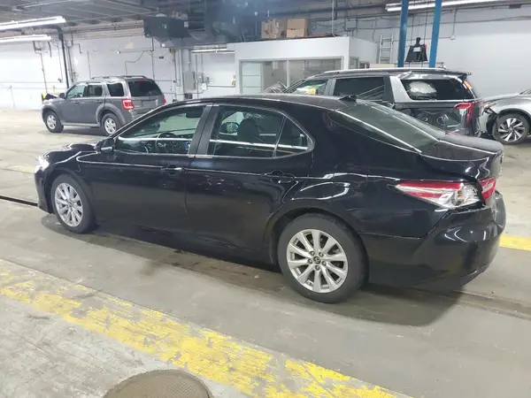 4T1B11HK4KU768069 2019 TOYOTA CAMRY - Image 2