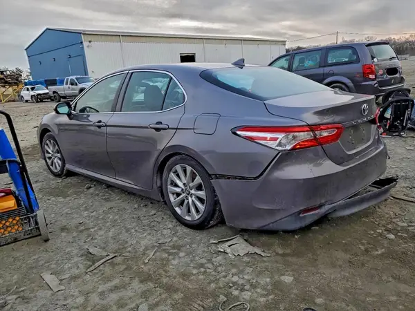 4T1B11HK4KU777824 2019 TOYOTA CAMRY - Image 2