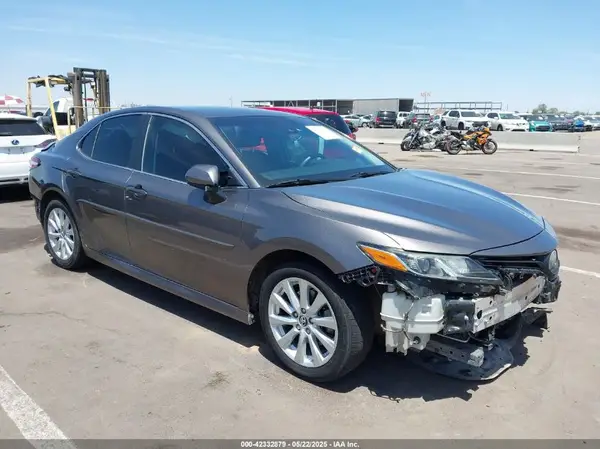 4T1B11HK4KU781985 2019 TOYOTA CAMRY - Image 1