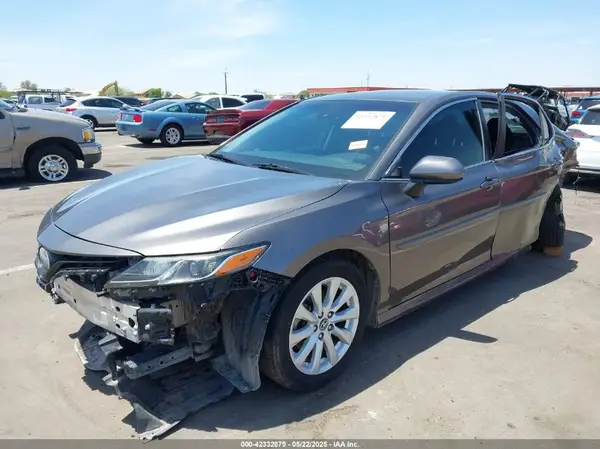 4T1B11HK4KU781985 2019 TOYOTA CAMRY - Image 2