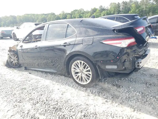 4T1B11HK4KU785910 2019 TOYOTA CAMRY - Image 2