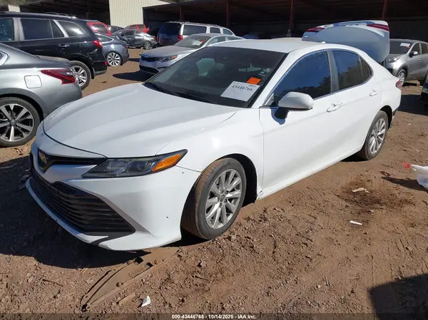 4T1B11HK4KU788077 2019 TOYOTA CAMRY - Image 2