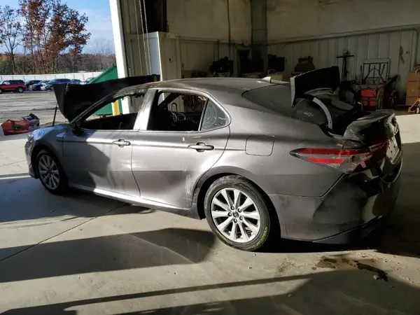 4T1B11HK4KU788404 2019 TOYOTA CAMRY - Image 2
