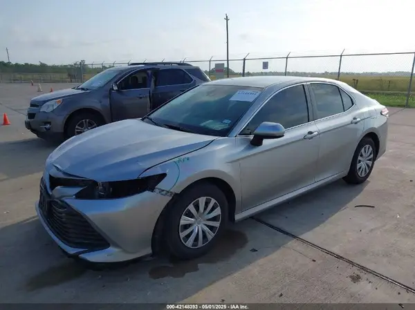 4T1B11HK4KU790122 2019 TOYOTA CAMRY - Image 2
