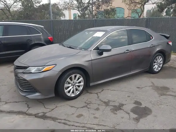 4T1B11HK4KU791285 2019 TOYOTA CAMRY - Image 2