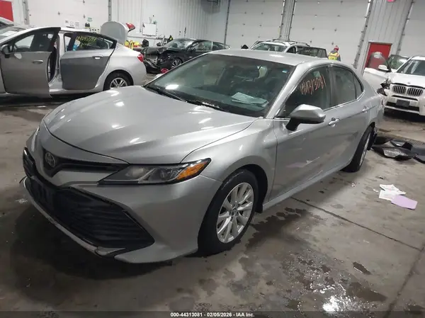 4T1B11HK4KU792047 2019 TOYOTA CAMRY - Image 2