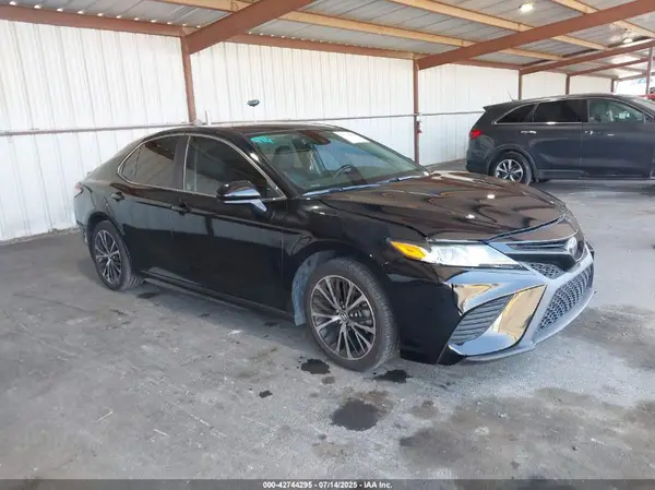 4T1B11HK4KU801149 2019 TOYOTA CAMRY - Image 1