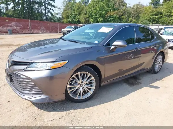 4T1B11HK4KU802107 2019 TOYOTA CAMRY - Image 2