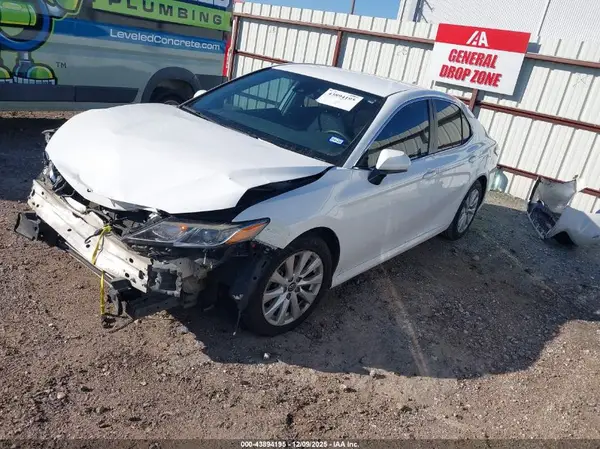 4T1B11HK4KU804584 2019 TOYOTA CAMRY - Image 2